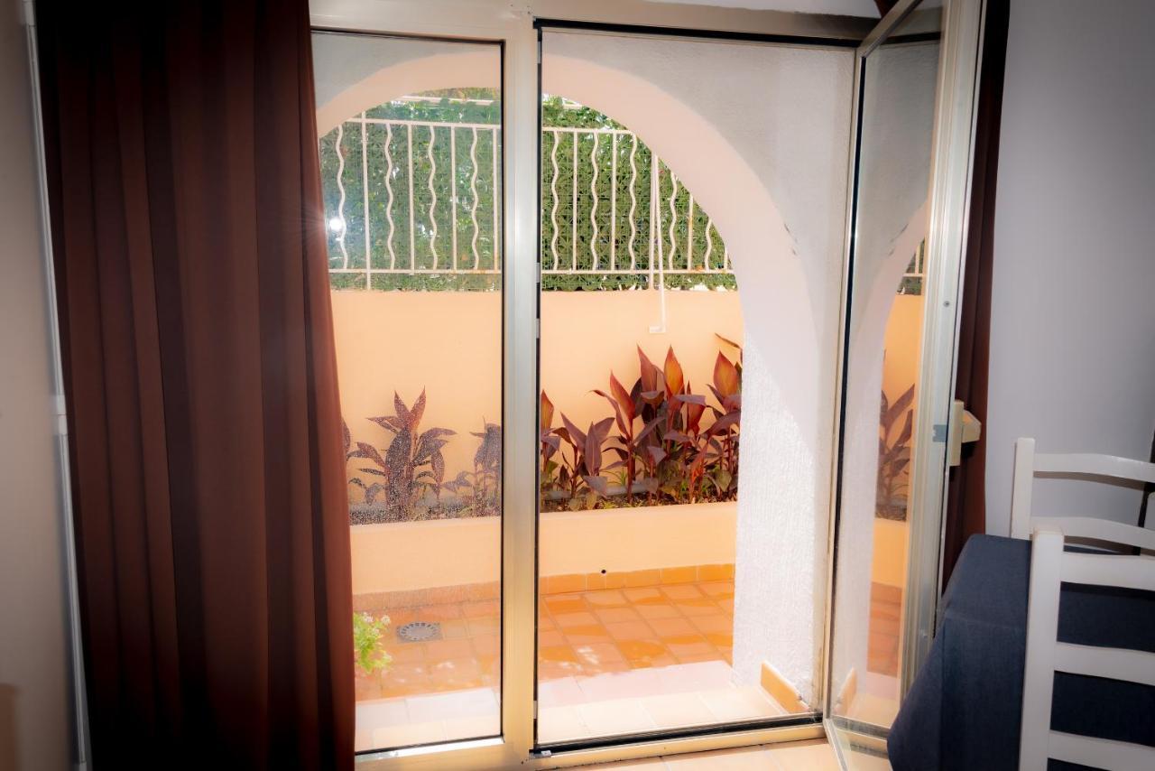 Hotel Et Appartements Reine D'Azur Roquebrune-Cap-Martin Exteriér fotografie