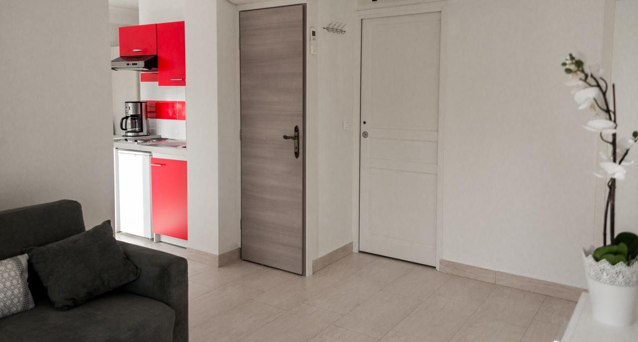 Hotel Et Appartements Reine D'Azur Roquebrune-Cap-Martin Exteriér fotografie