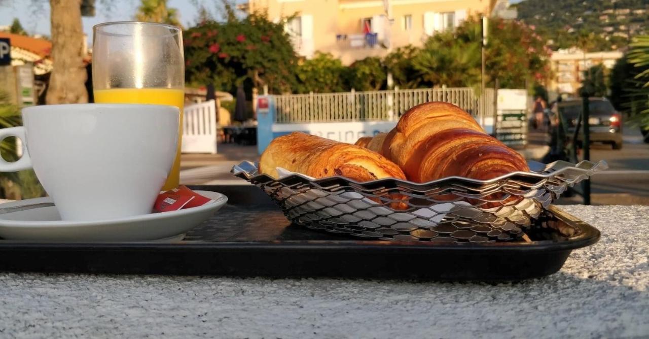 Hotel Et Appartements Reine D'Azur Roquebrune-Cap-Martin Exteriér fotografie