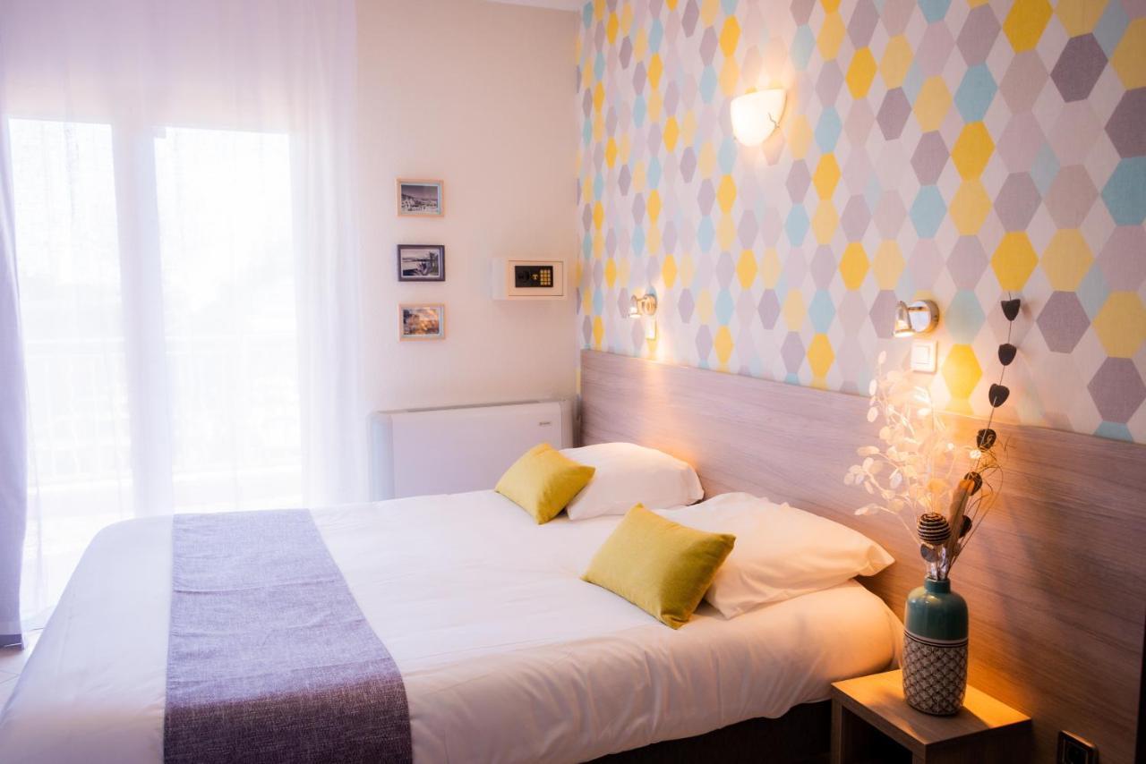 Hotel Et Appartements Reine D'Azur Roquebrune-Cap-Martin Exteriér fotografie